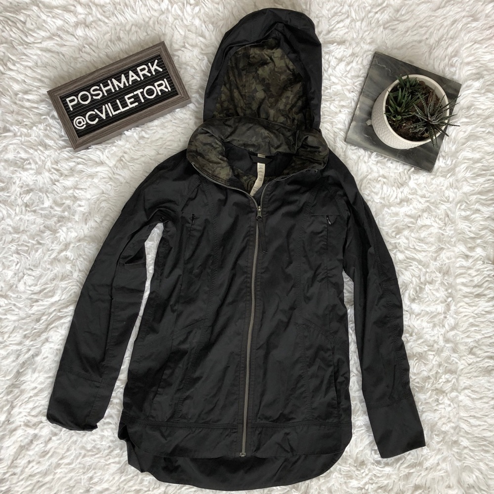 Lululemon Fo Drizzle Black Camo Rain Jacket Sz 4